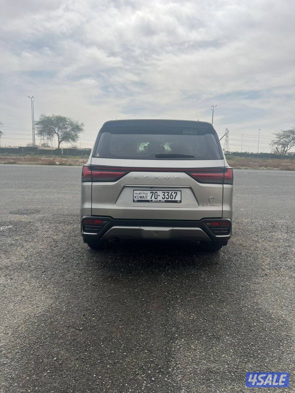 لكزس LX600 الساير 2022 درجه ثانيه بحاله الوكاله عداد 123 الف2