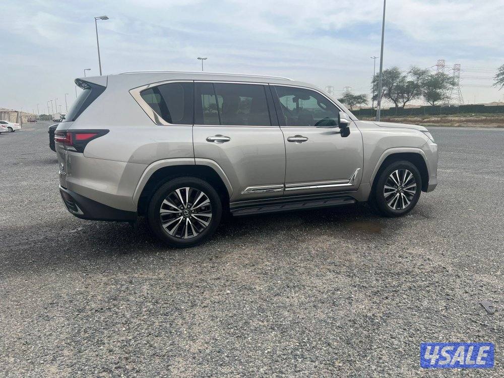 لكزس LX600 الساير 2022 درجه ثانيه بحاله الوكاله عداد 123 الف5