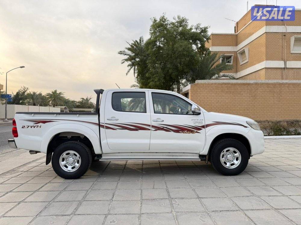 هايلكس 2014 الساير دبل جير تماتيك بحاله نادره عداد 68 الف0