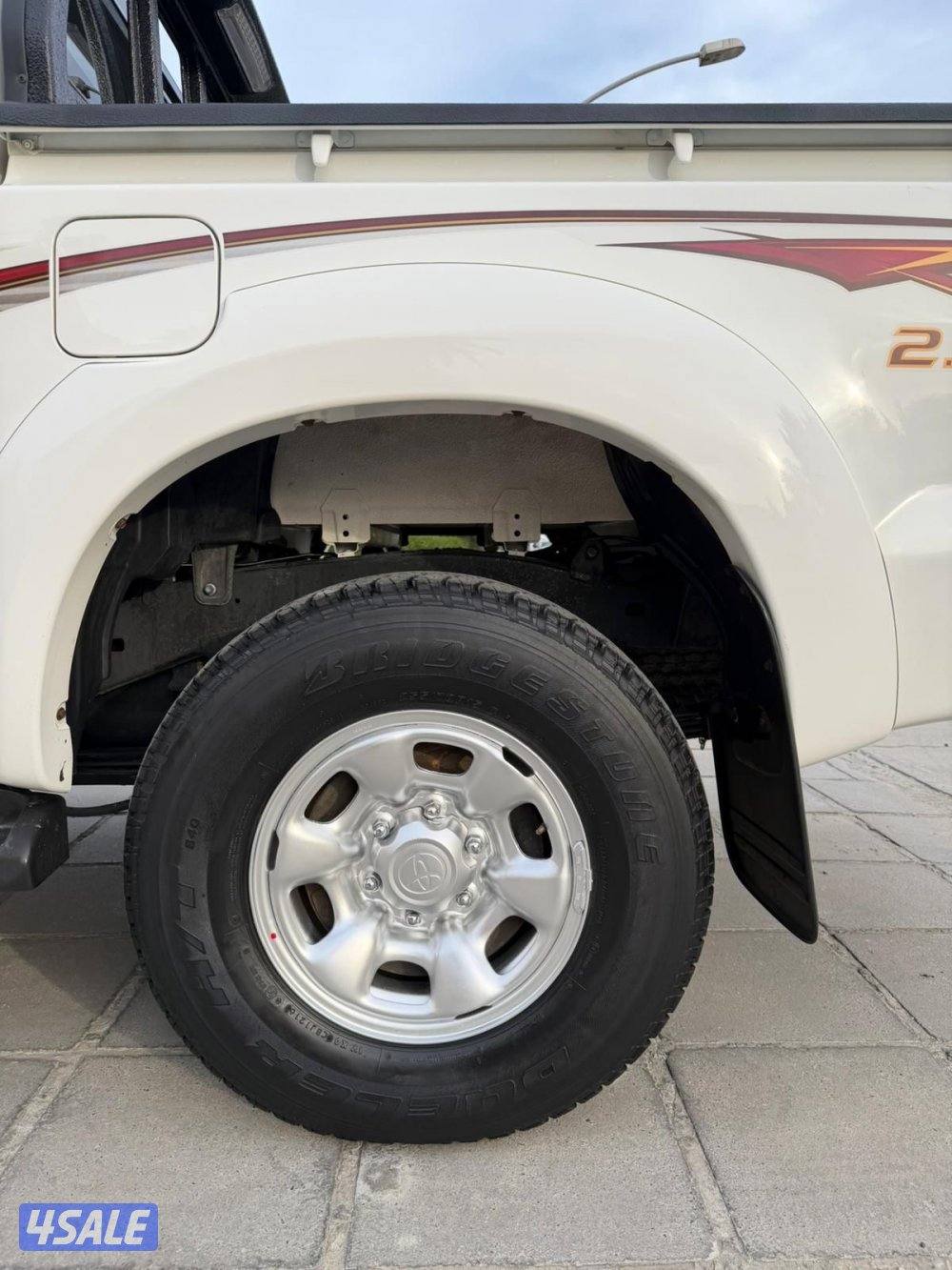 هايلكس 2014 الساير دبل جير تماتيك بحاله نادره عداد 68 الف3