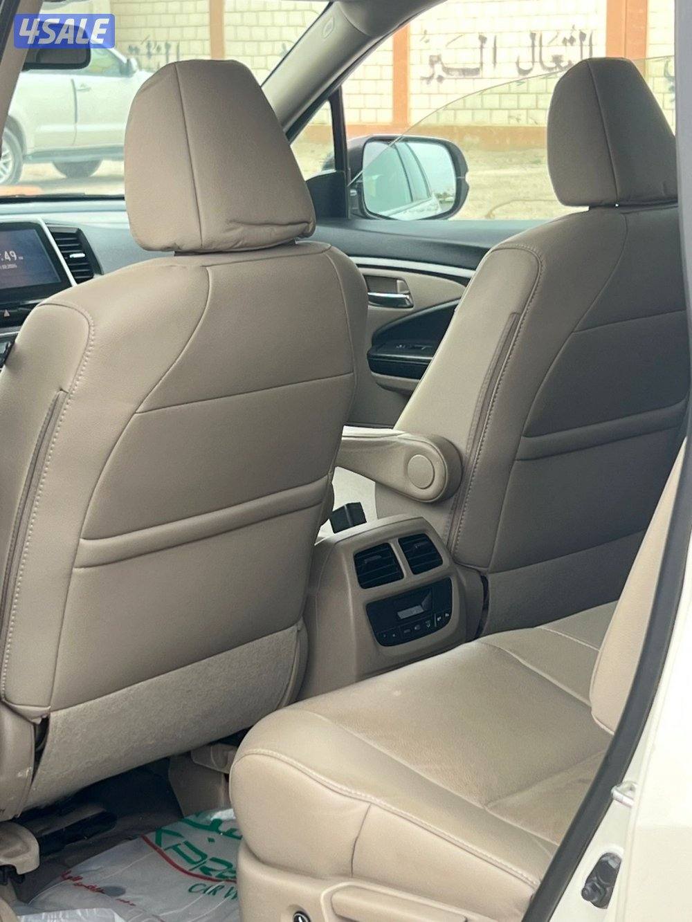 للبيع جيب هوندا بايلون ٢٠١٧6