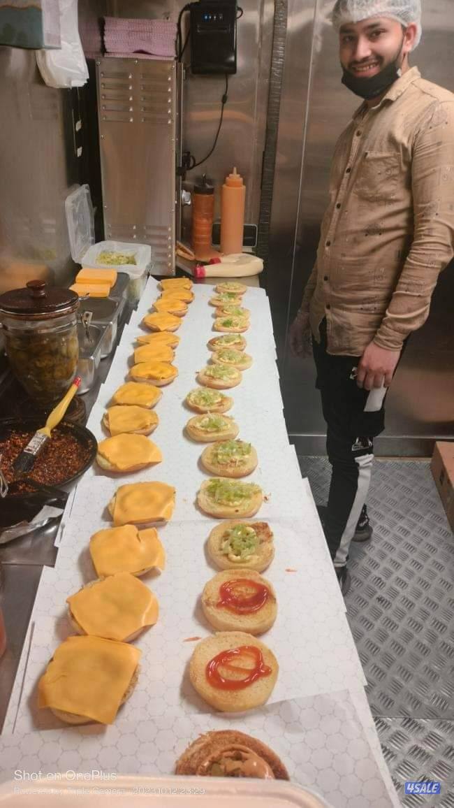 kitchen and crew and Cook and burger maker0