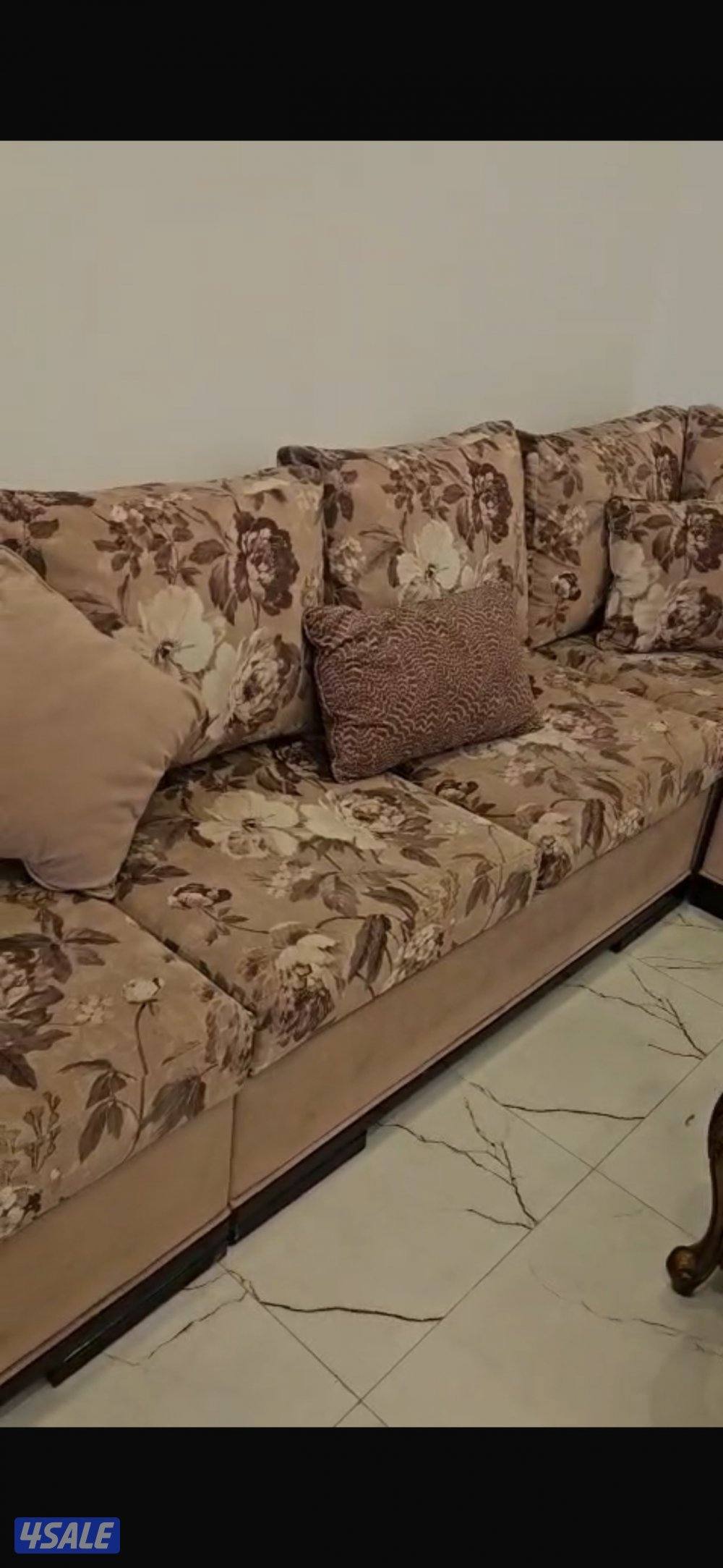 للبيع طقم غنفات مع طاولات1