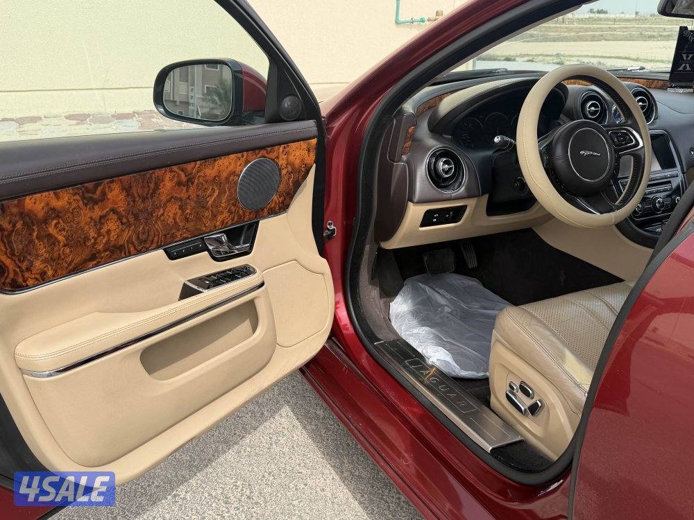 للبيع جاكور 2011 XJ  شرط الفحص صبغ الوكاله ماشي 122 ثمانيه سلندر7