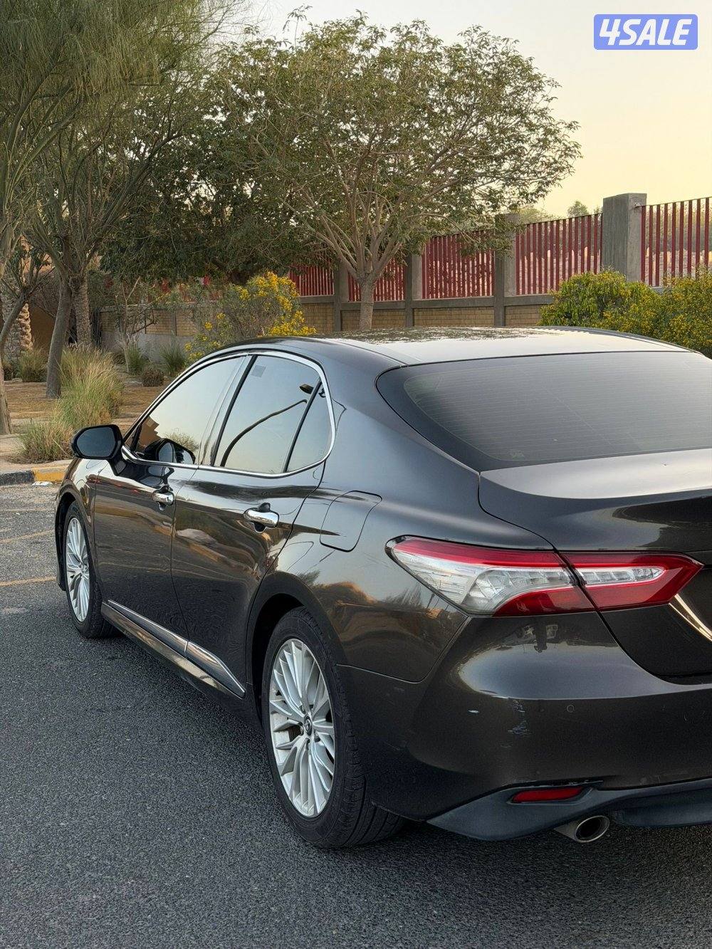 للبيع كامري 20183