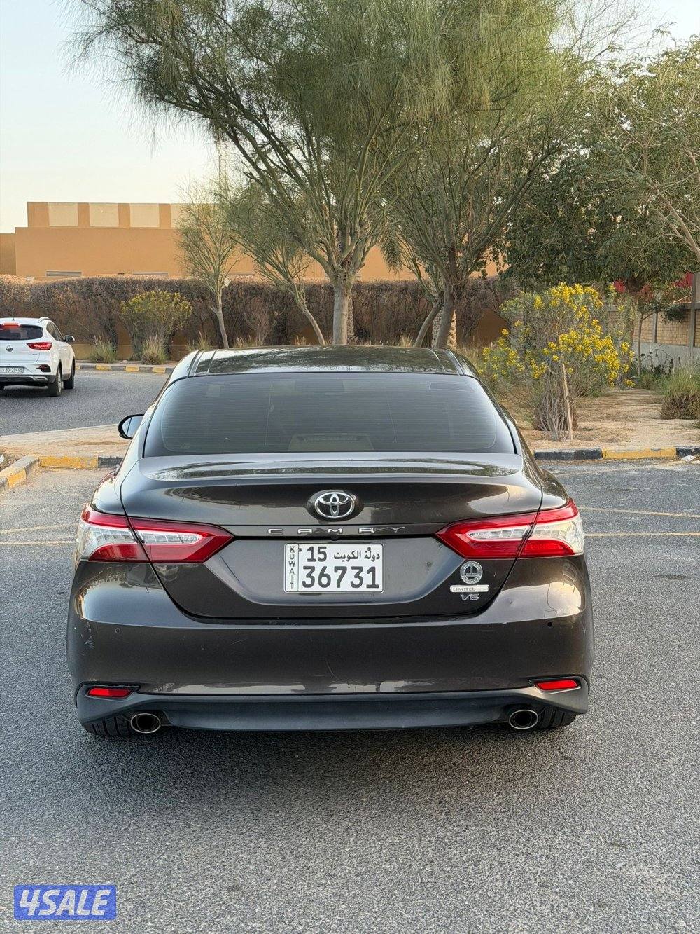 للبيع كامري 20184