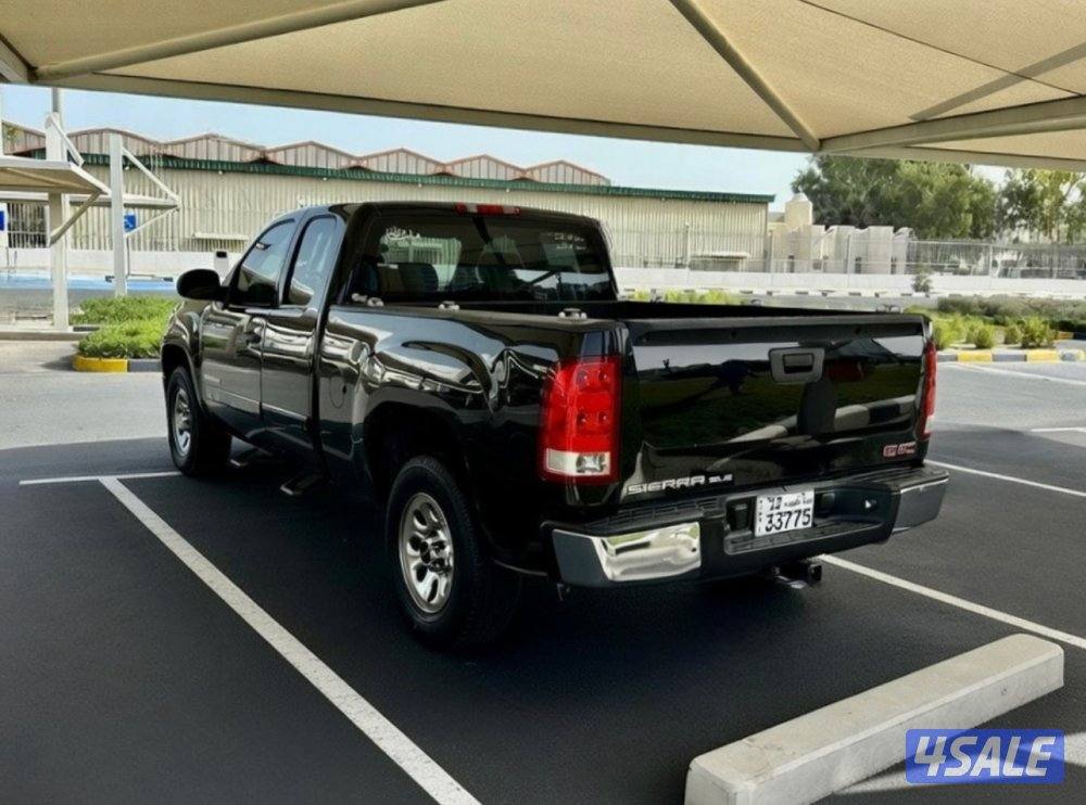 ًGMC Sierra SLE - الموديل:2013 - العداد:2744