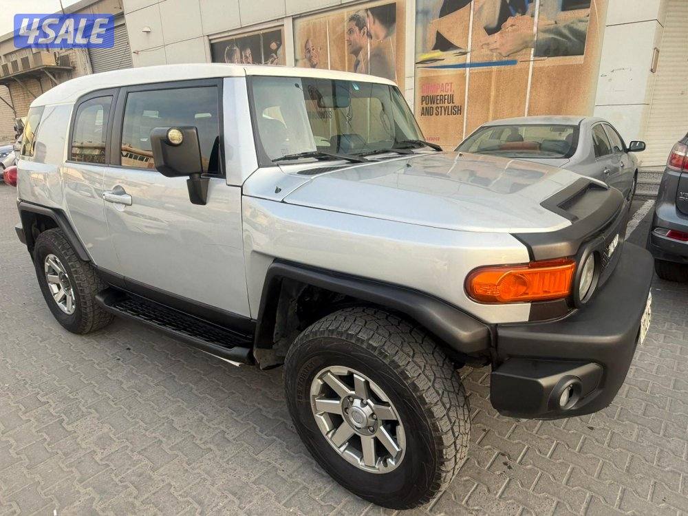 تويوتا Fj كروز 

موديل 2008 وارد2