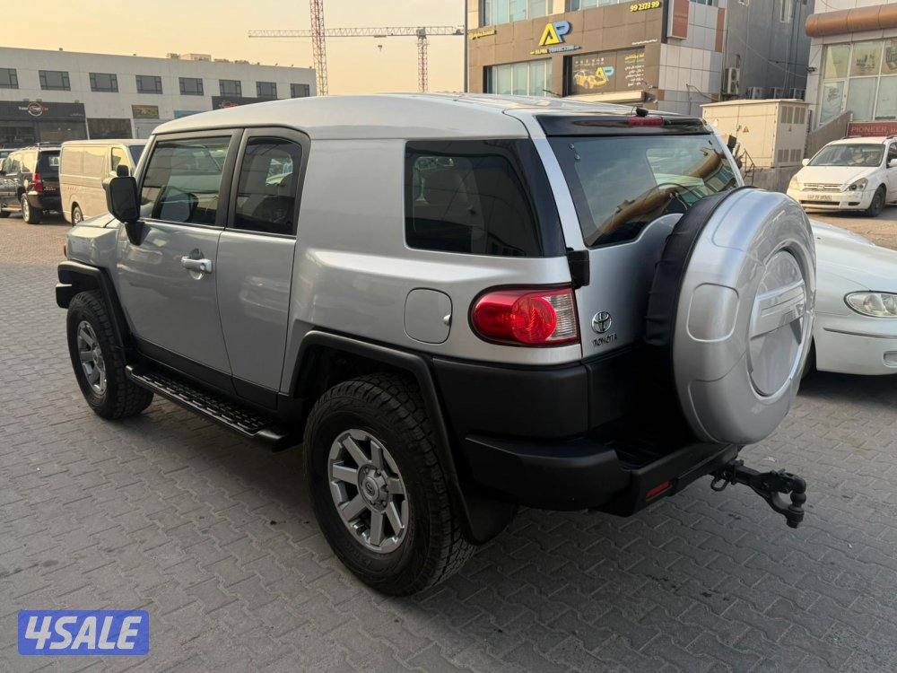تويوتا Fj كروز 

موديل 2008 وارد4