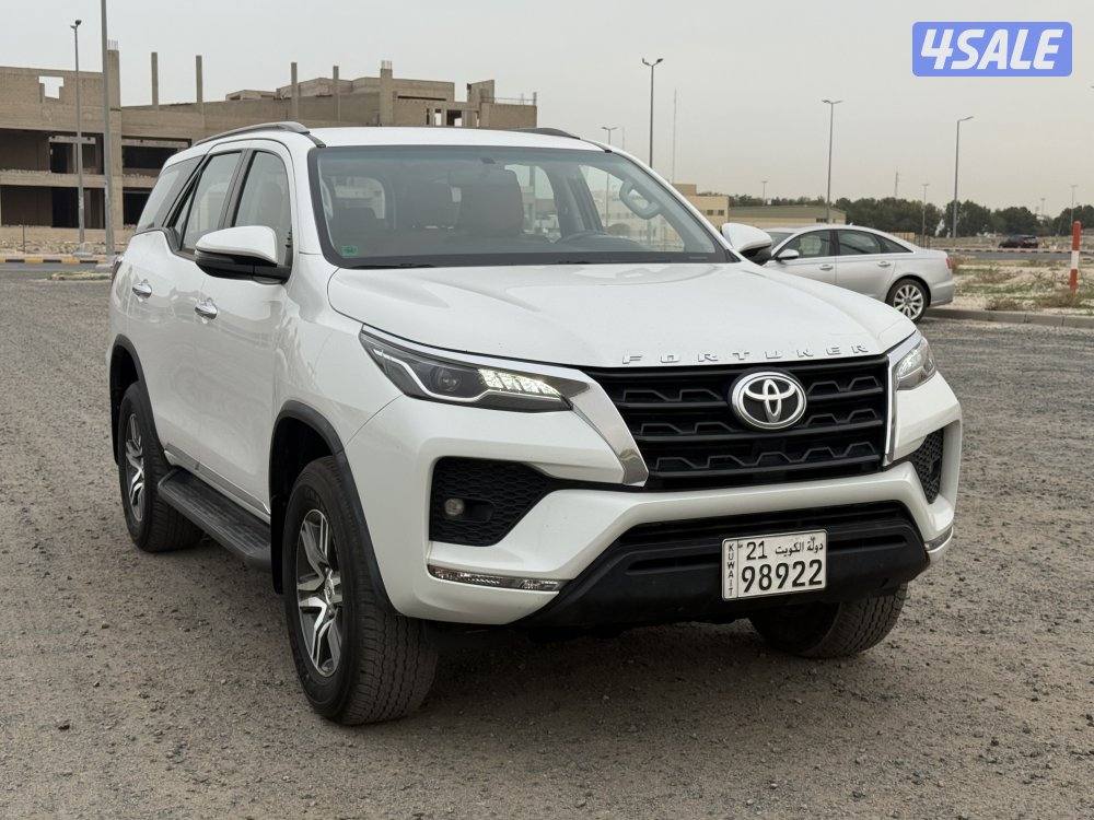 للبيع فورتنر2023 صبغ الوكاله1