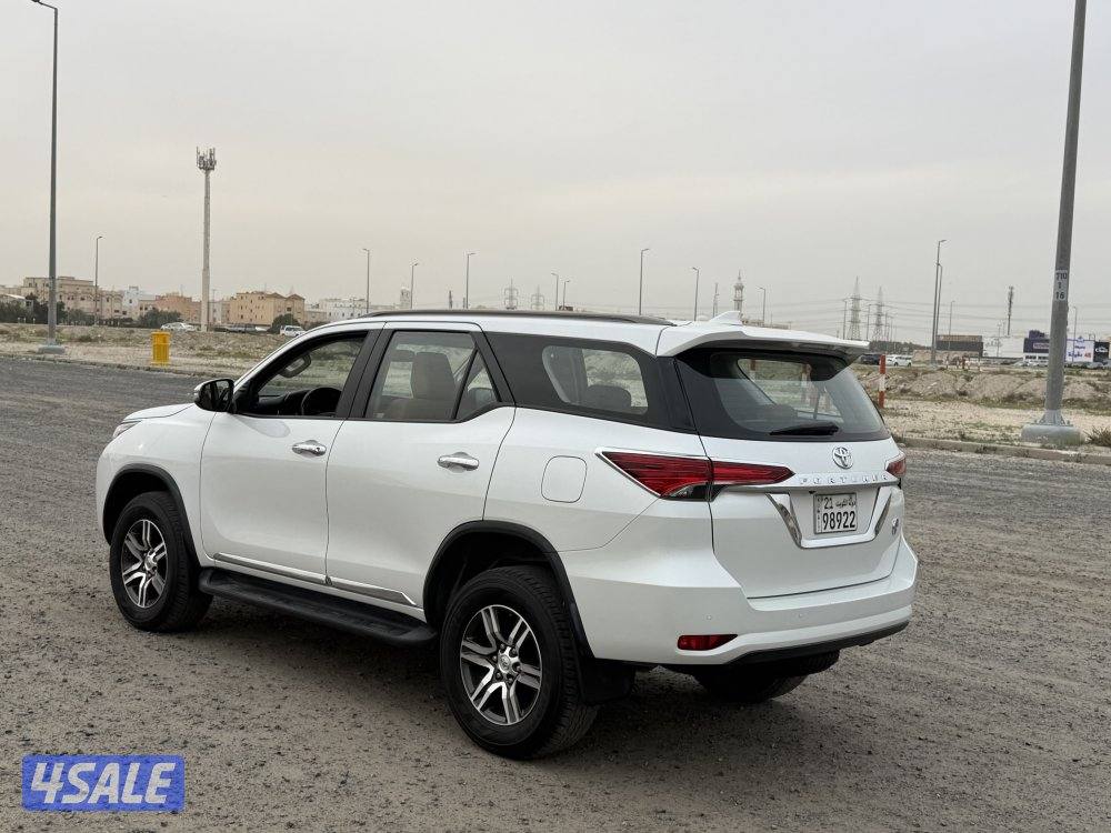 للبيع فورتنر2023 صبغ الوكاله5