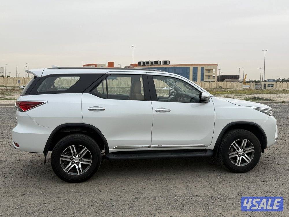 للبيع فورتنر2023 صبغ الوكاله7