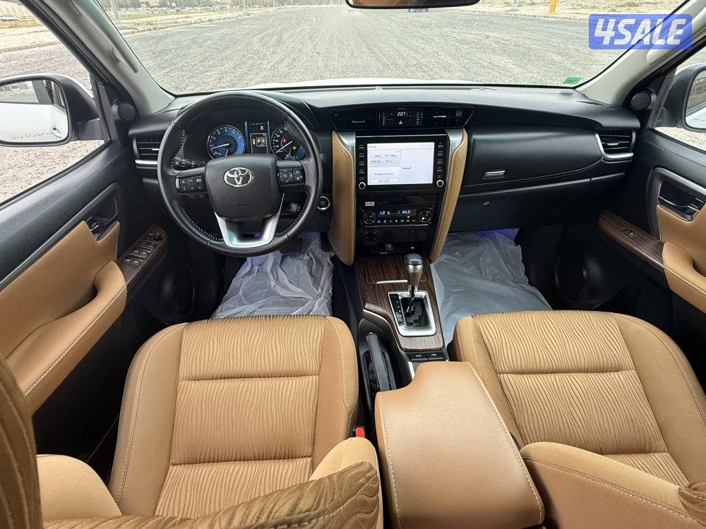 للبيع فورتنر2023 صبغ الوكاله8