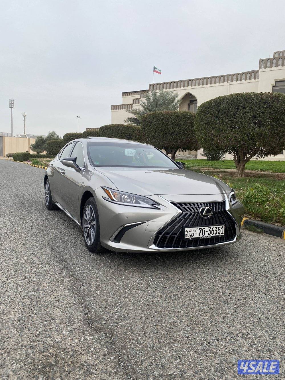 للبيع ES250 موديل 2023 الساير كامل المواصفات ماشي 22 الف كم3