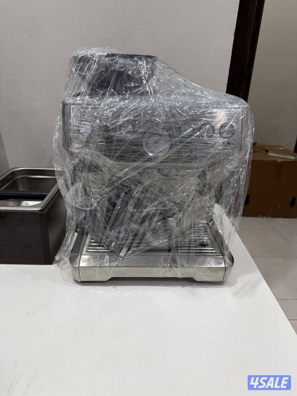 للبيع مكينه قهوه مع طاحنه0