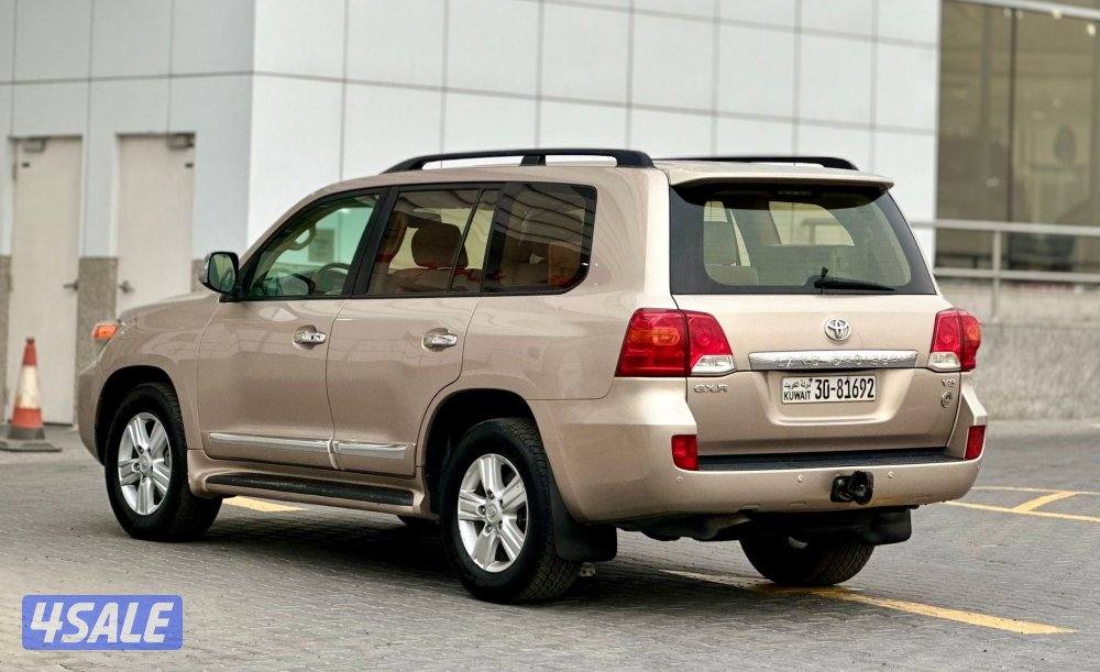 لاند كروزر GXR V82