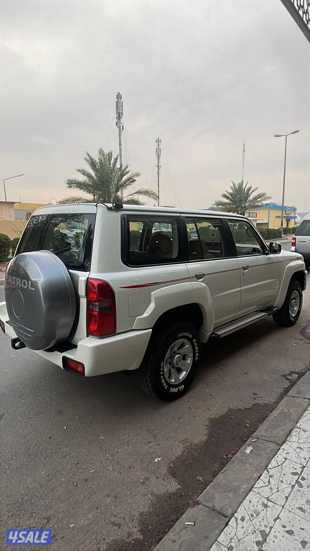 للبيع سفاري فتك بحاله مصنع عداد قليل ٤٩4