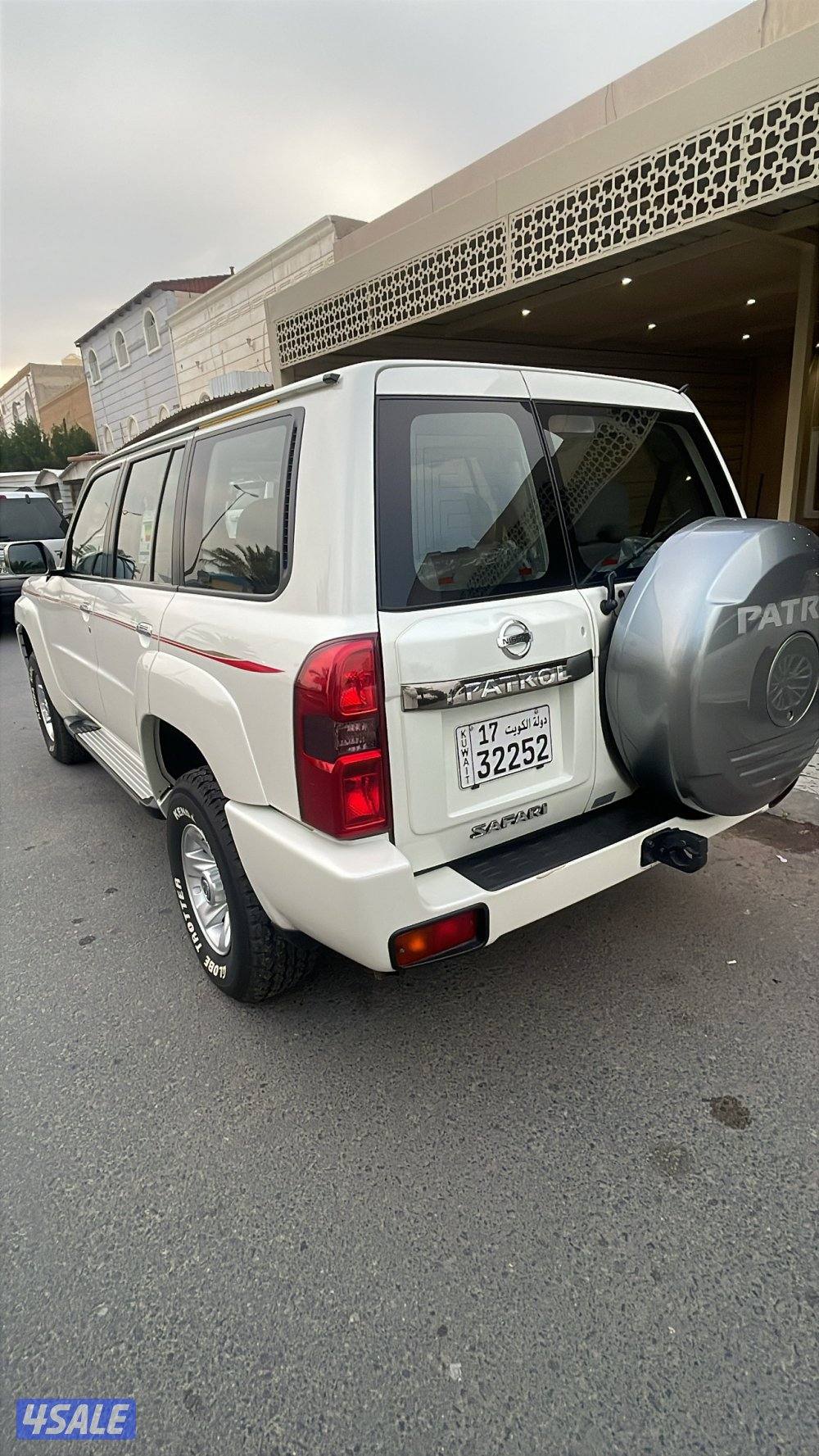 للبيع سفاري فتك بحاله مصنع عداد قليل ٤٩3