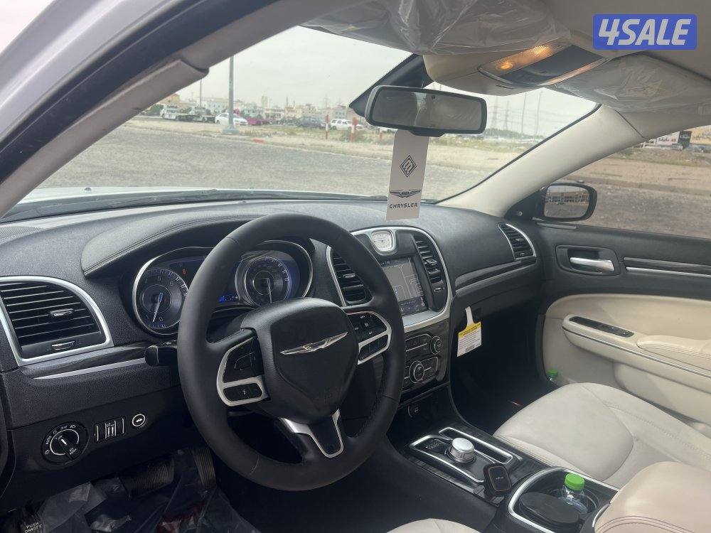 للبيع كرايزلر موديل 20195