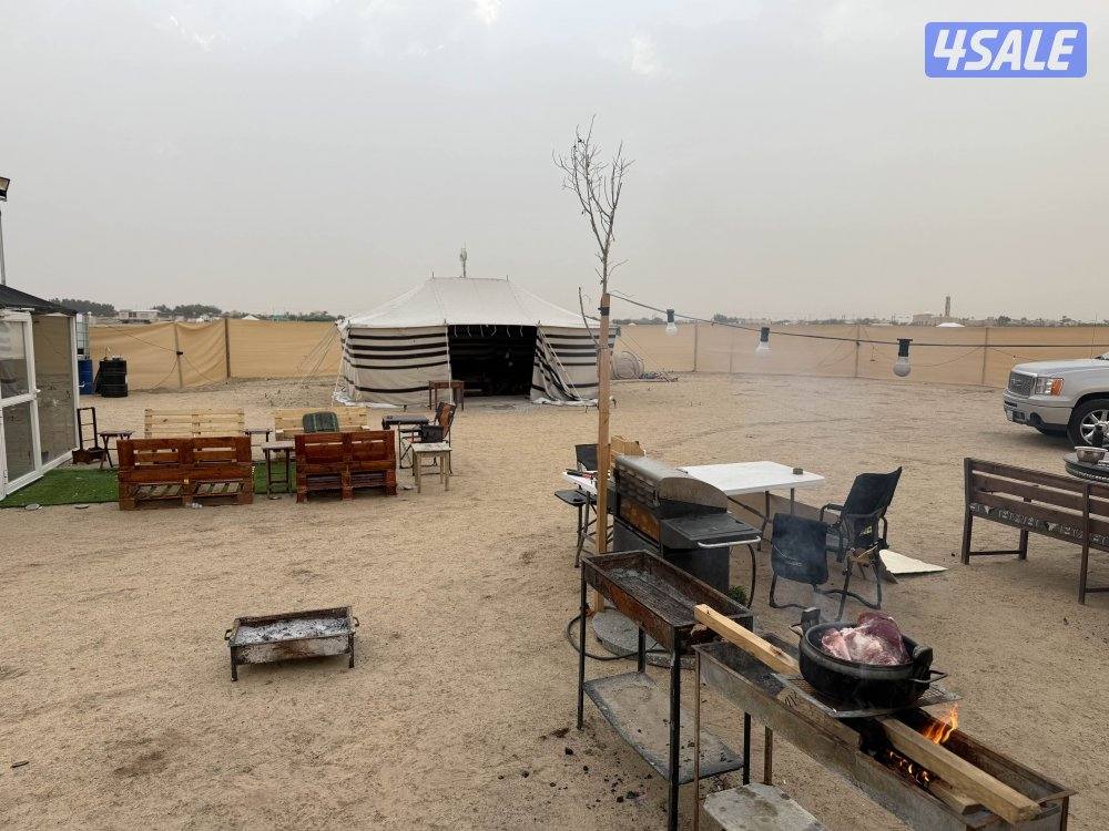 للايجار مخيم مكانه هادي ويصلح للعوايل0