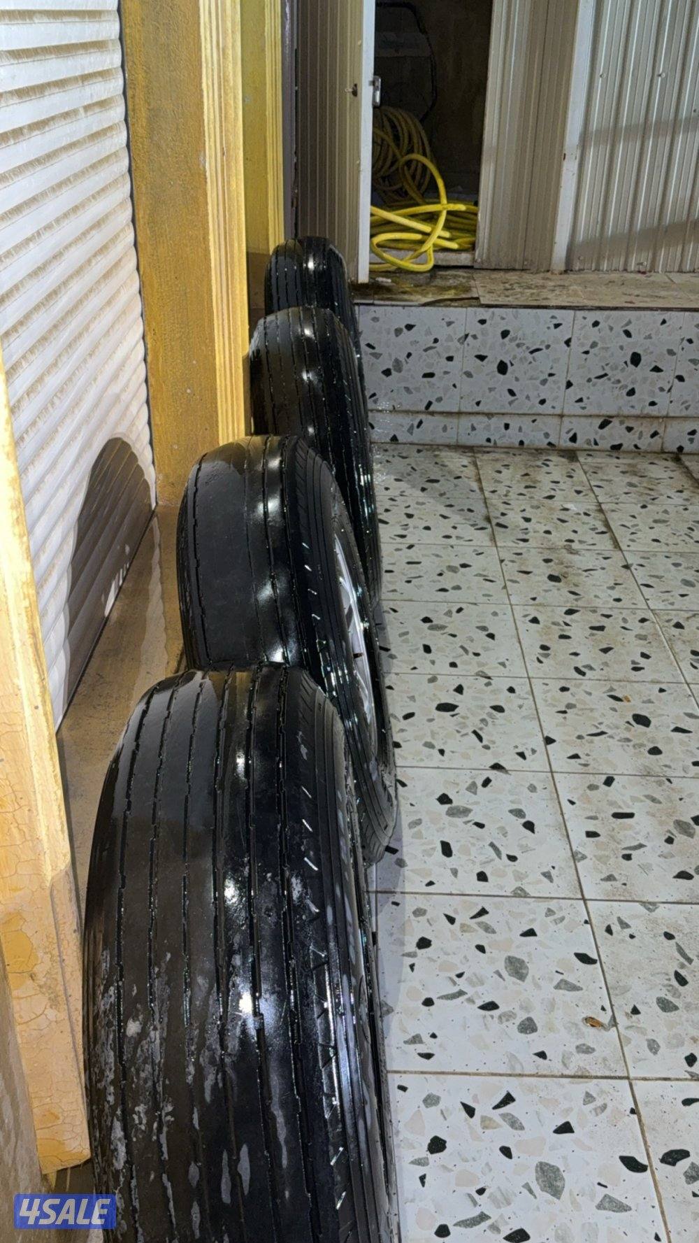 اربع بوالين في واحد ربع عمر وثلاثه نص عمر على السوم1