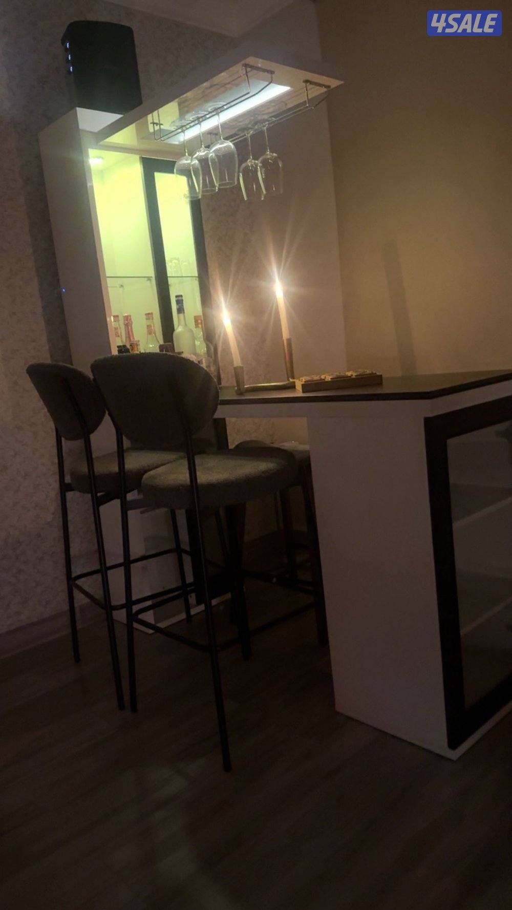 خلو شقة برايڤت وشي مرتب وجديد بالفنطاس اخر دور واطلالة بحريه كامله0