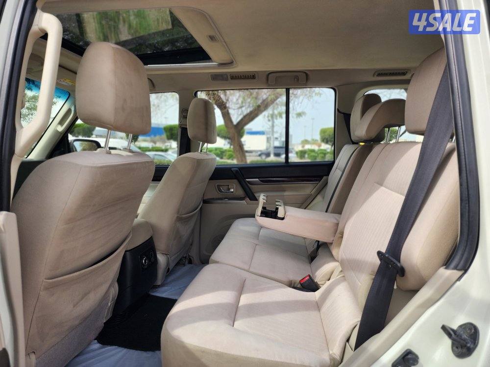 للبيع باجيرو موديل 2022 فتحة و ثلاجة عداد 137 ألف سرفس منتظم شرط الفحص5