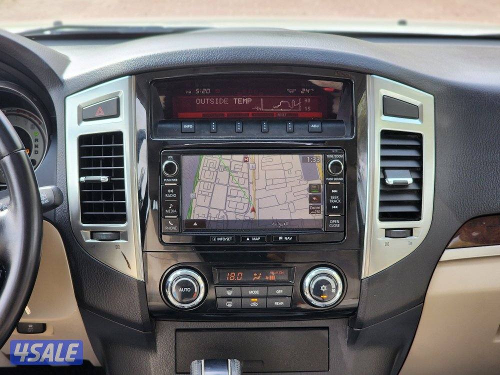 للبيع باجيرو موديل 2022 فتحة و ثلاجة عداد 137 ألف سرفس منتظم شرط الفحص9