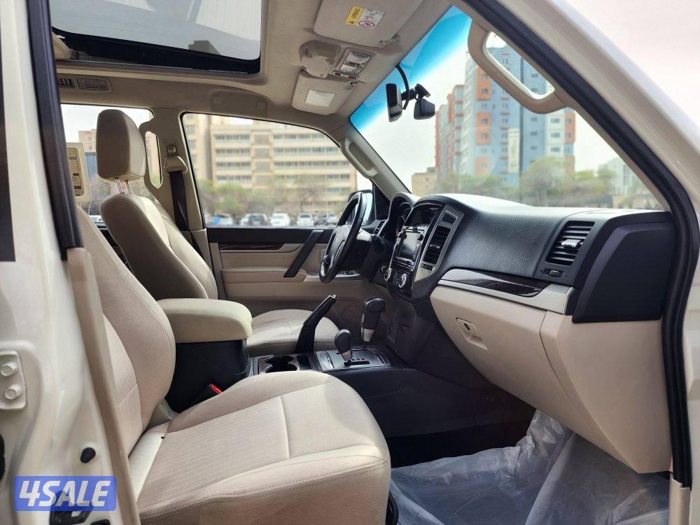 للبيع باجيرو موديل 2022 فتحة و ثلاجة عداد 137 ألف سرفس منتظم شرط الفحص15