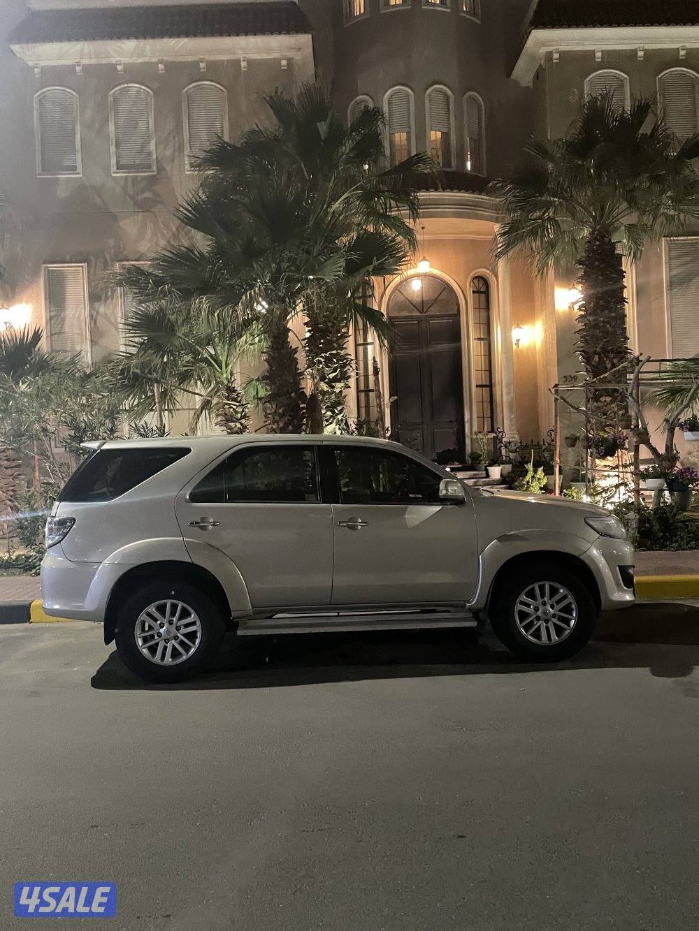 فورتنر 2015 ماشي 345 الف خالي من الحوادث3