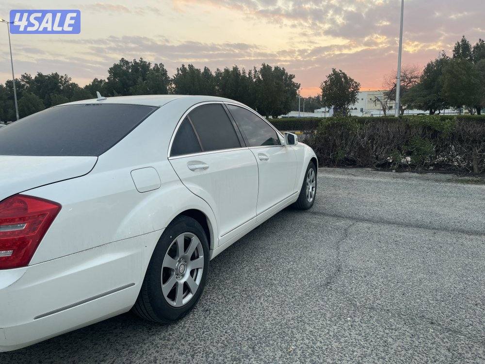 للبيع مرسيدس S300  اللون ابيض من داخل بيج موديل 2010 ماشي 182 الف1