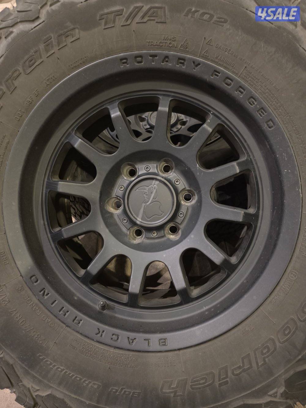 رنقات مع تواير اصلي مقاس ١٧1