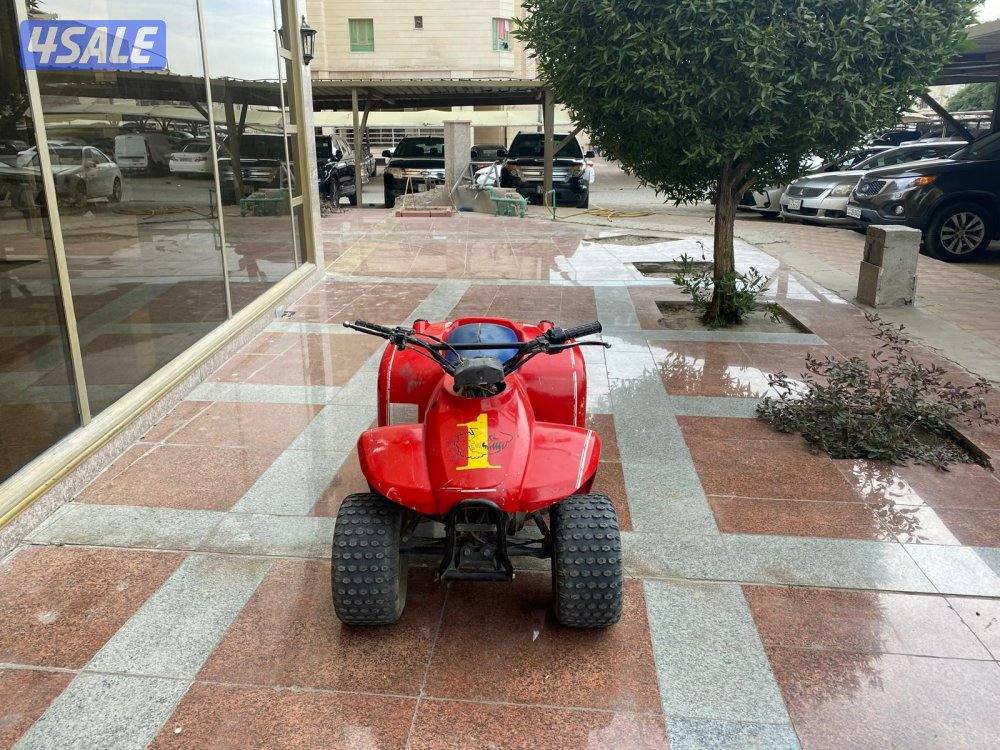 للبيع باجي تايواني
الباجي سليم وما فيه أي شيء مكسور، فقط يحتاج تصليح ا0