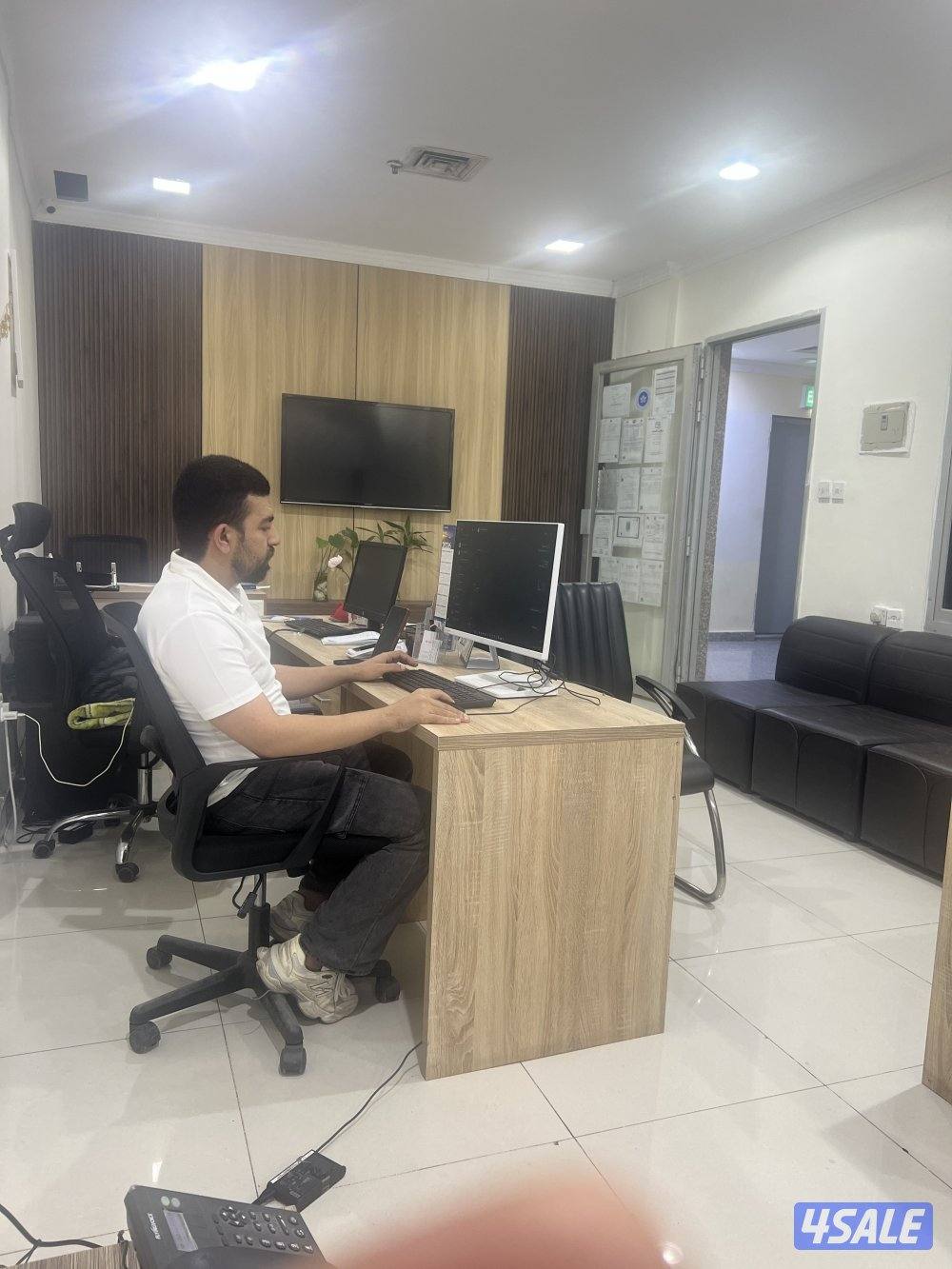 مطلوب موظف او موظفه سفريات لمكتب بالجهراء1