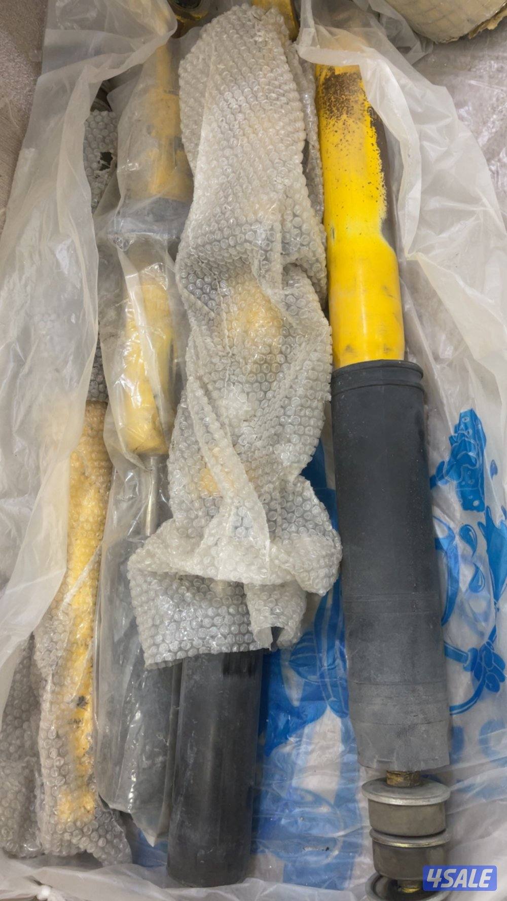 للبيع 4 معاونيات وسبرنقات اولدمان لاندكروزر من الساير استخدام خفيف2