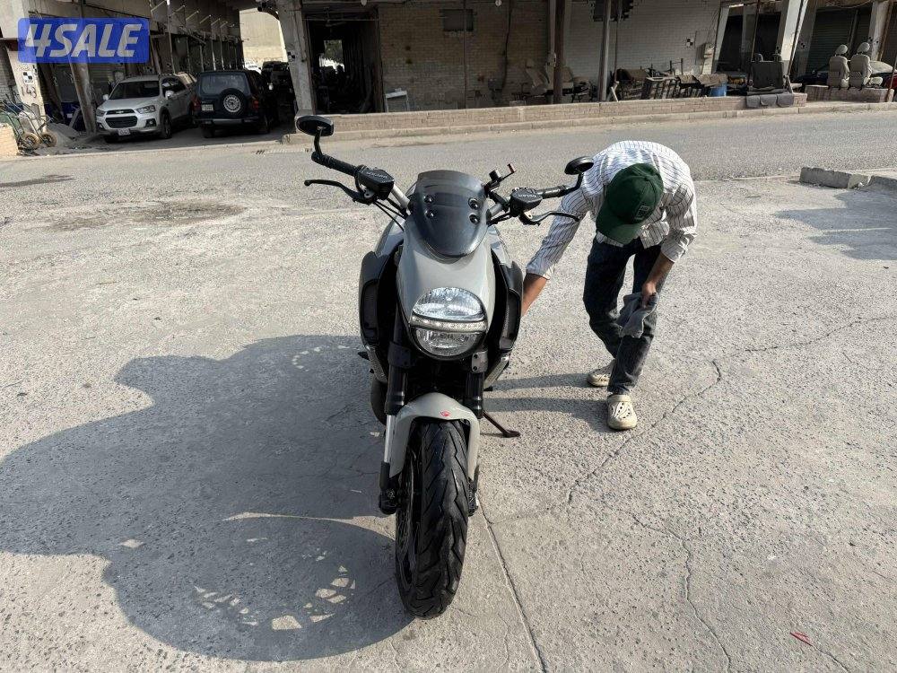 للبيع دراجه دوكاتي ديافل ٢٠١٢ نظيف مايبي شي ما ٥٨٠٠ تم عمل سيرفس0