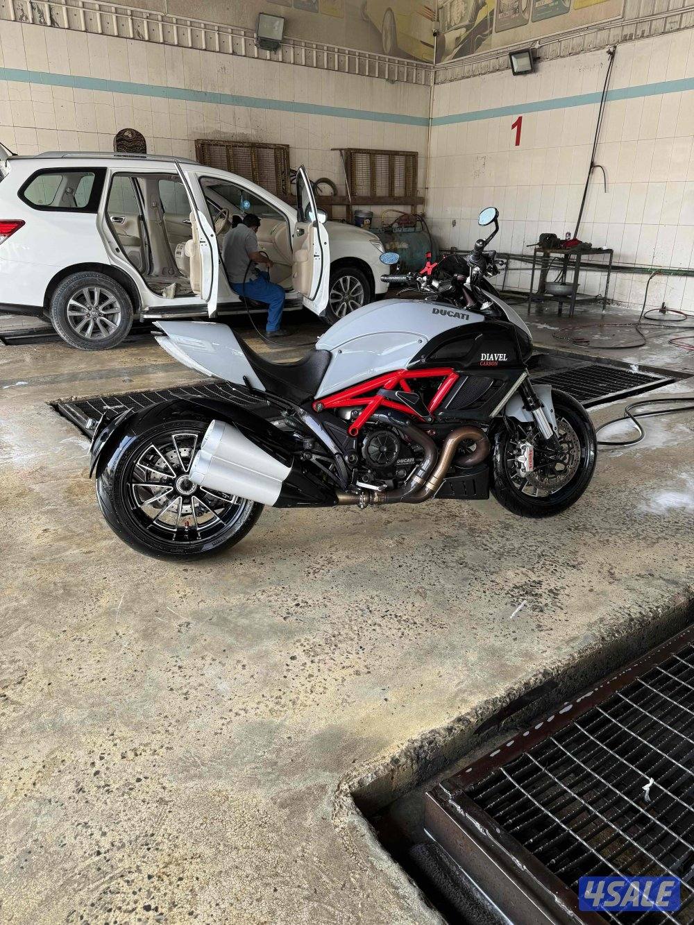 للبيع دراجه دوكاتي ديافل ٢٠١٢ نظيف مايبي شي ما ٥٨٠٠ تم عمل سيرفس2