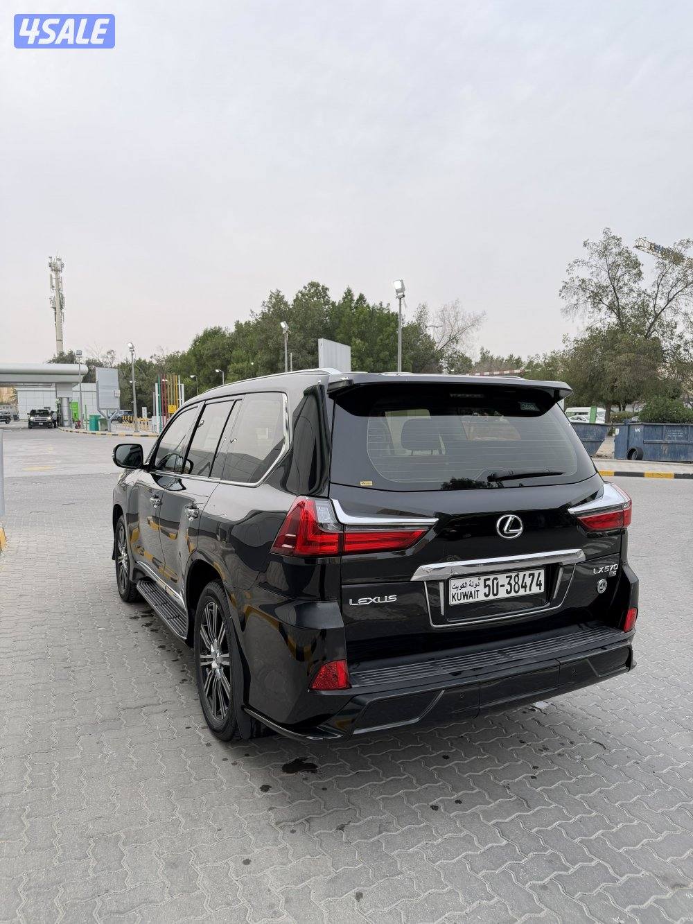 للبيع جيب لكزس 2018 وارد الساير شرط الفحص1