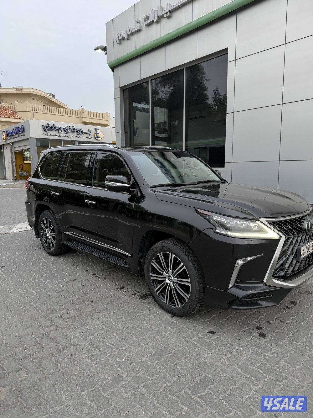 للبيع جيب لكزس 2018 وارد الساير شرط الفحص5