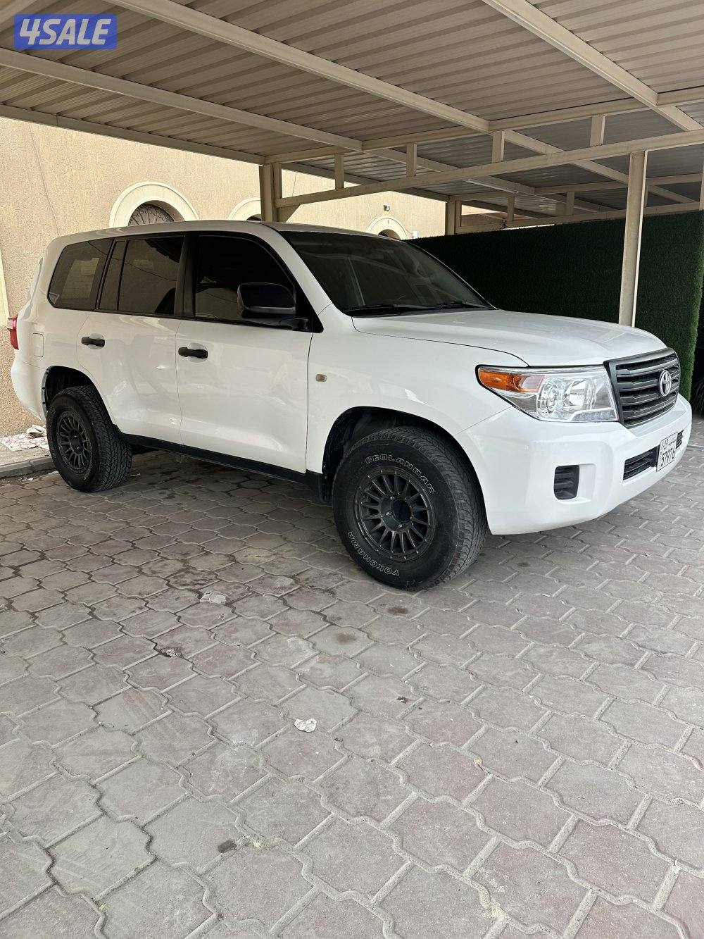 للبيع لاند كروزر وارد قطر قير عادي0