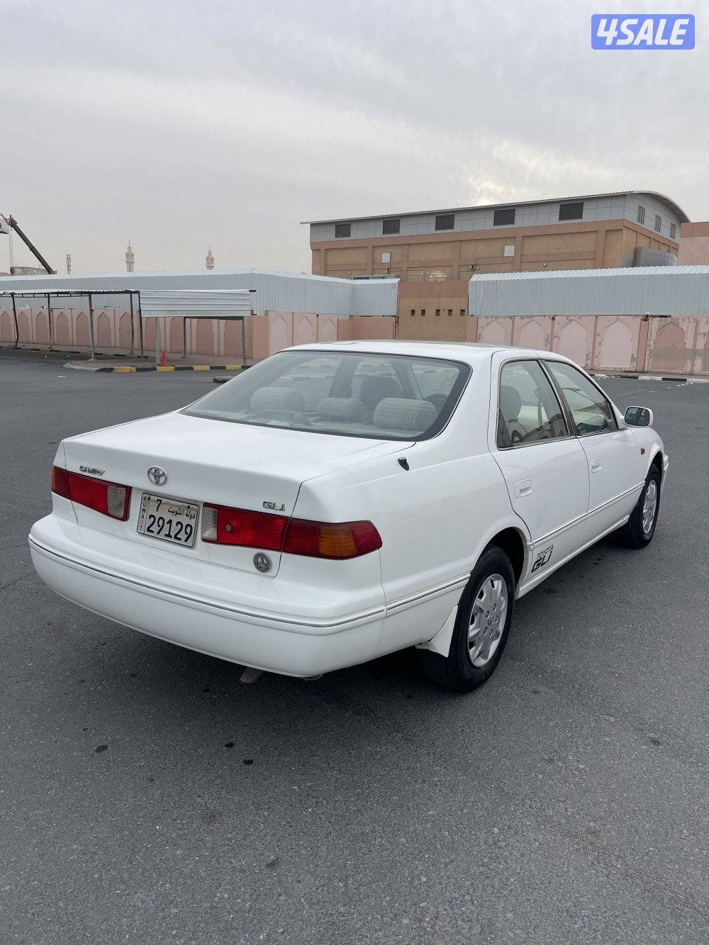 كامري 2002 م قمه في النظافه3