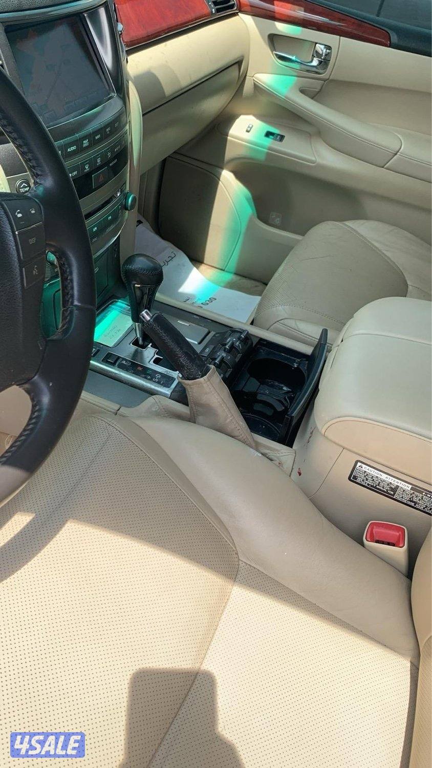 للبيع جيب لكزس 2010 Lx4