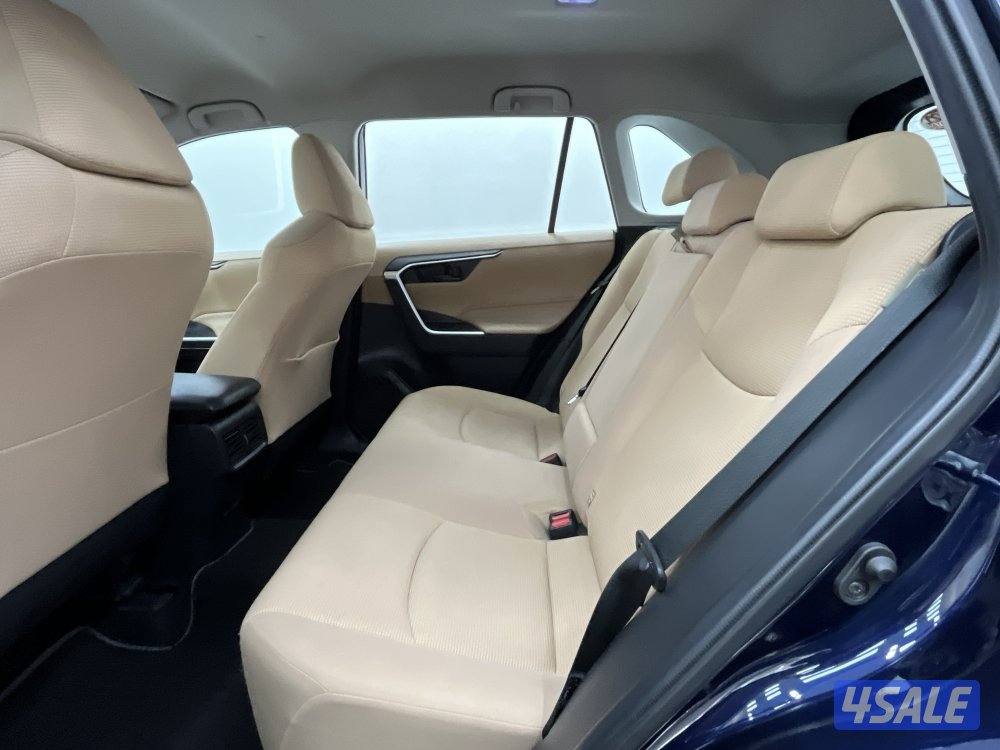 TOYOTA RAV401 4X2 STANDARD OPTION3