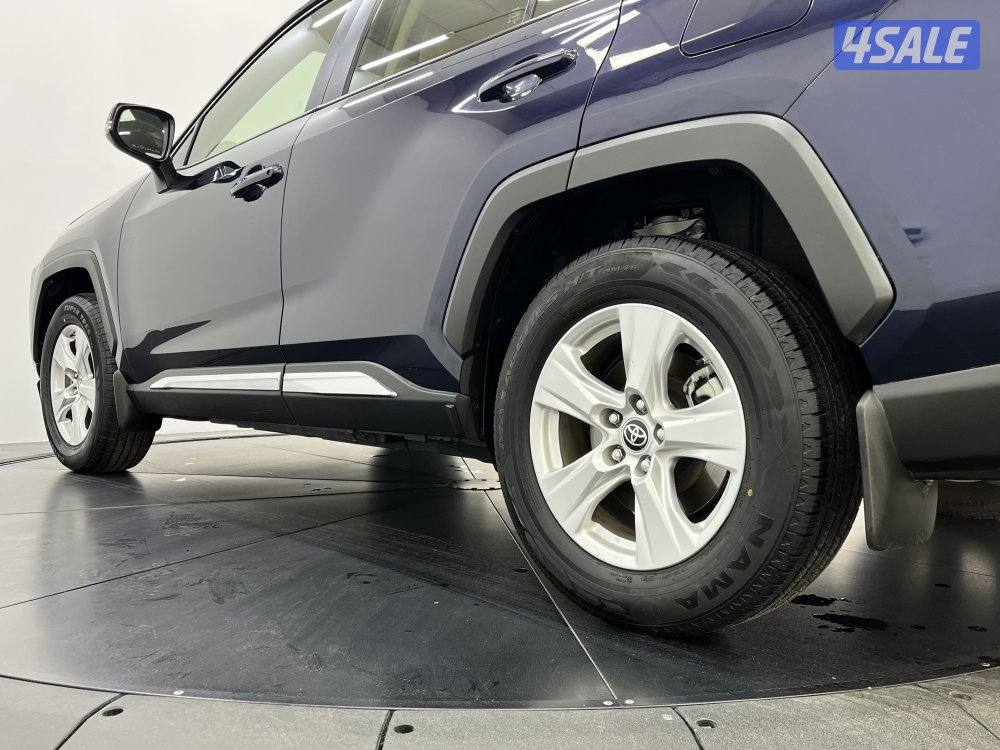 TOYOTA RAV401 4X2 STANDARD OPTION9