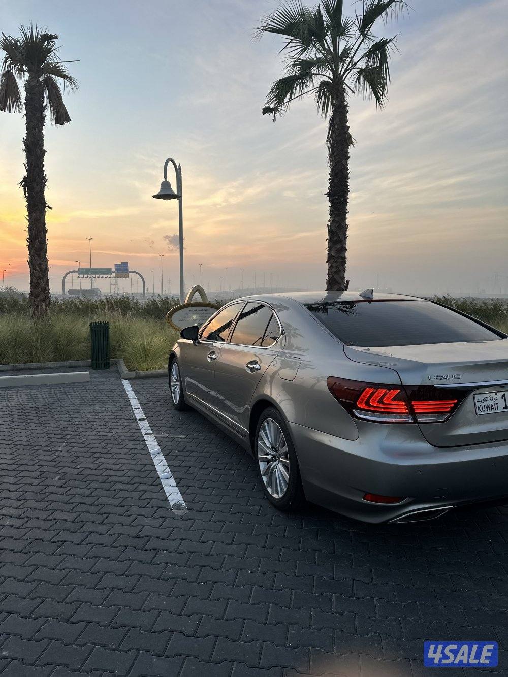 للبيع LS 460 شرط الفحص الساير4