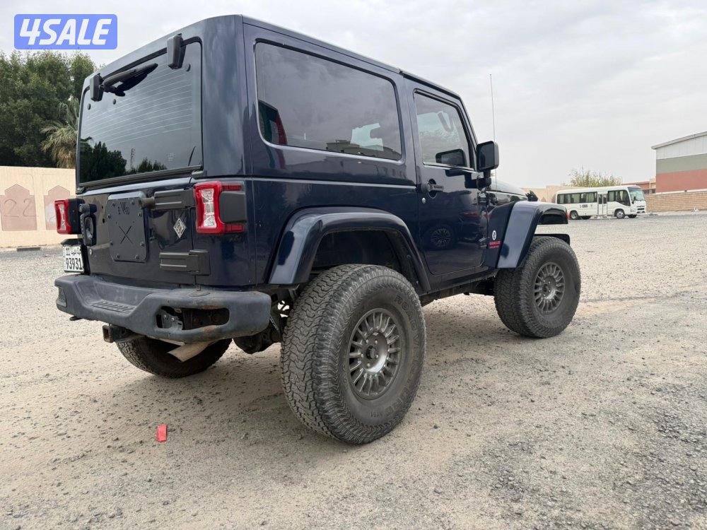 للبيع رانقلر روبيكون 2013 قير عادي 6 غيار مع إضافات عديده0