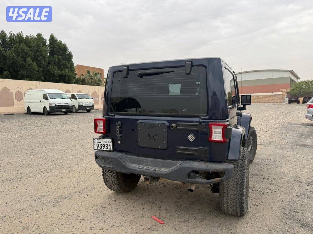 للبيع رانقلر روبيكون 2013 قير عادي 6 غيار مع إضافات عديده5