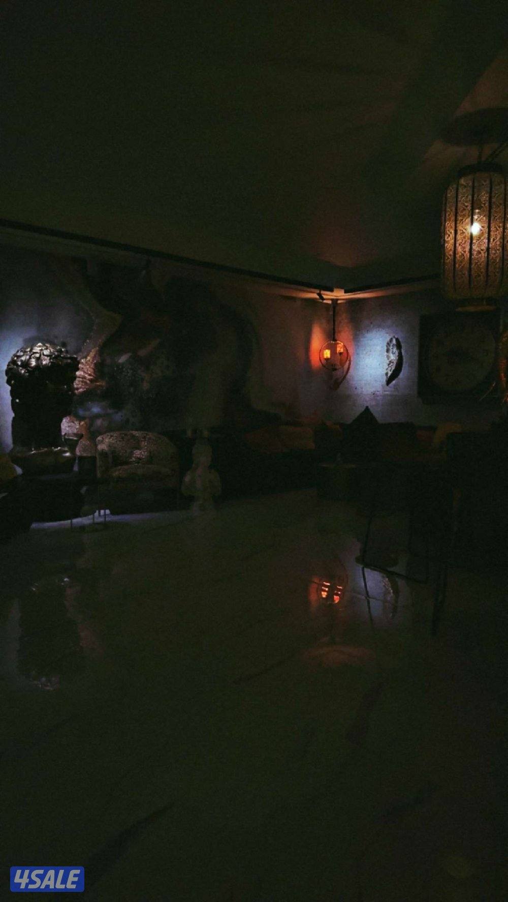 شقة بمجمع الوفرة تتكون ثلاث غرف ماستر وغرفة عامل بلكونتين اطلاله بحرية2