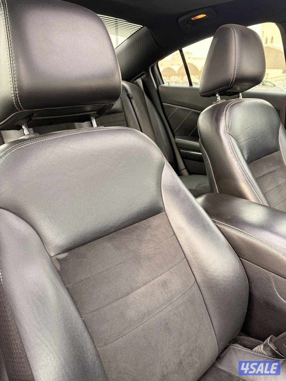 للبيع دوج تشارجر4