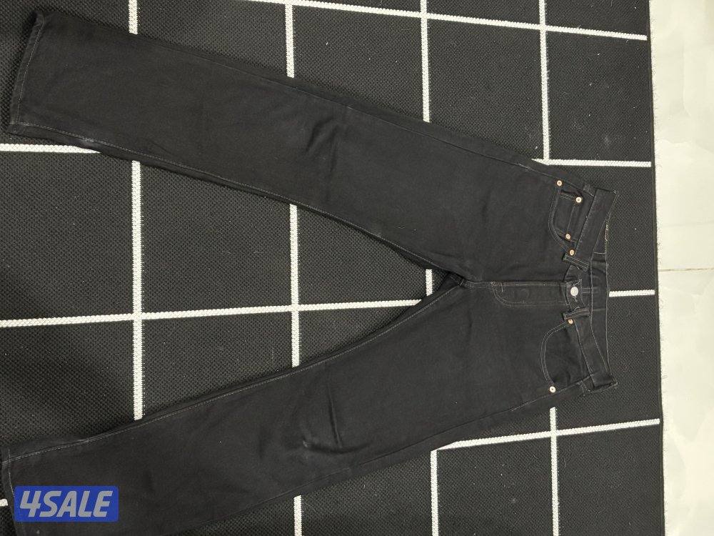 Levi’s 501 black skinny jeans1